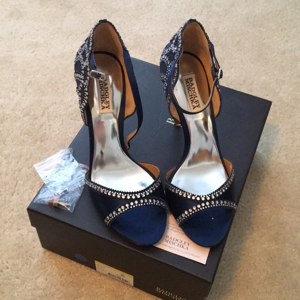 Badgley Mischka Navy Roxy Heels sz 9
